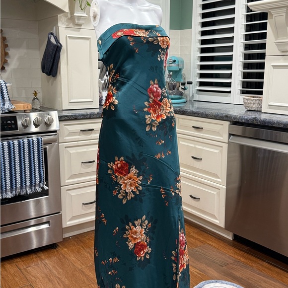 Altar'd State Dresses & Skirts - NWT Altar'd State Emerald Teal Floral Strapless Dress Bridesmaid M